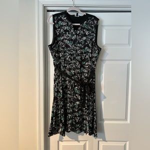 EUC Simply Vera Vera Wang black chiffon floral dress w/belt